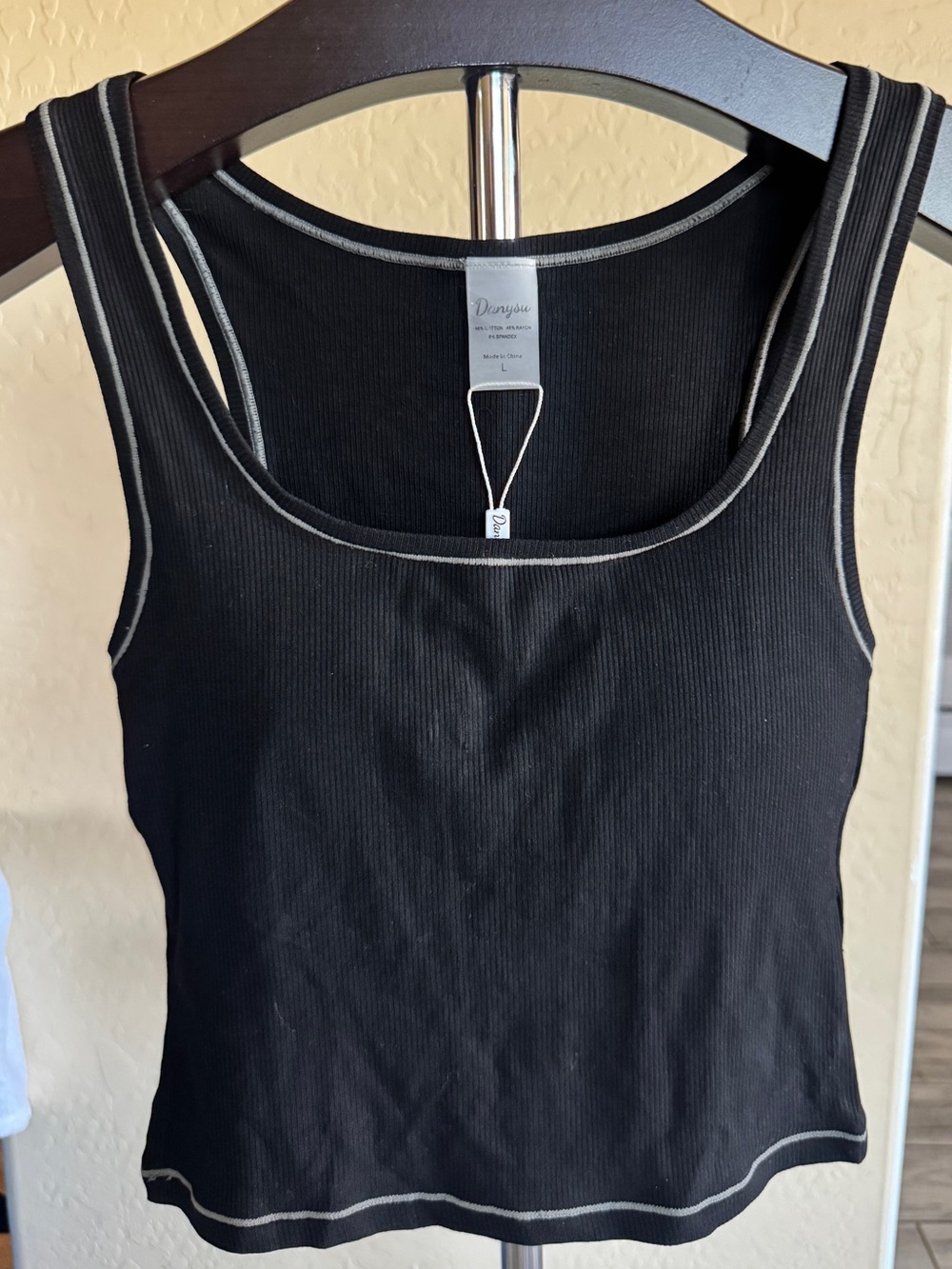 Black Ribbed Tank Top with Contrast Stitching NWT Activewear w/ Built in Padding